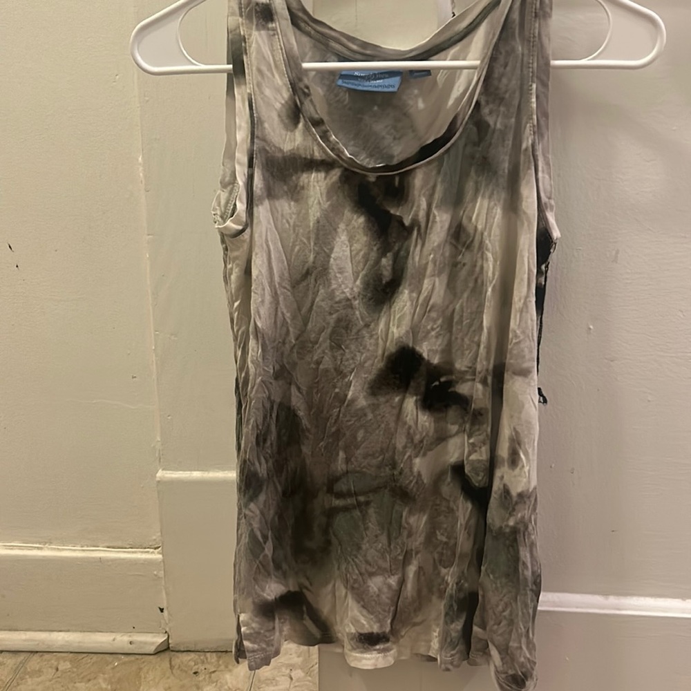 The color describes thunder. It’s very cute you can wear it anywhere.